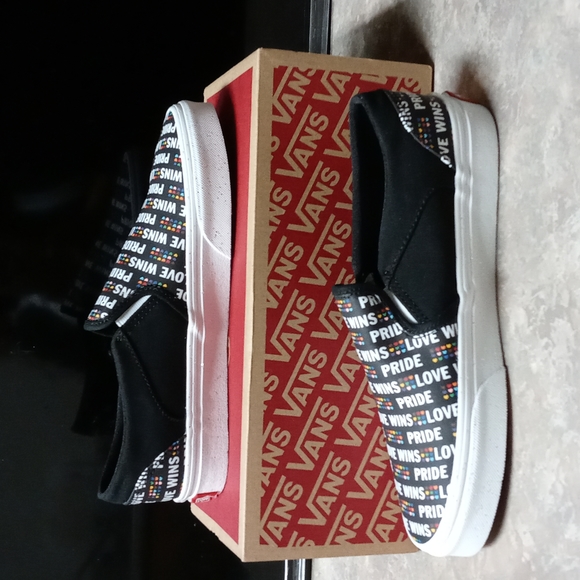 Vans Shoes - NWT Pride Black/ Glitter Vans off the Wall slipons size 8.0 Woman